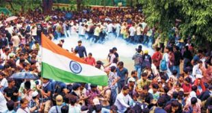 विद्यार्थी आंदोलकांवरील गुन्हे रद्द